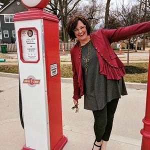 Meet your Posher, Paula